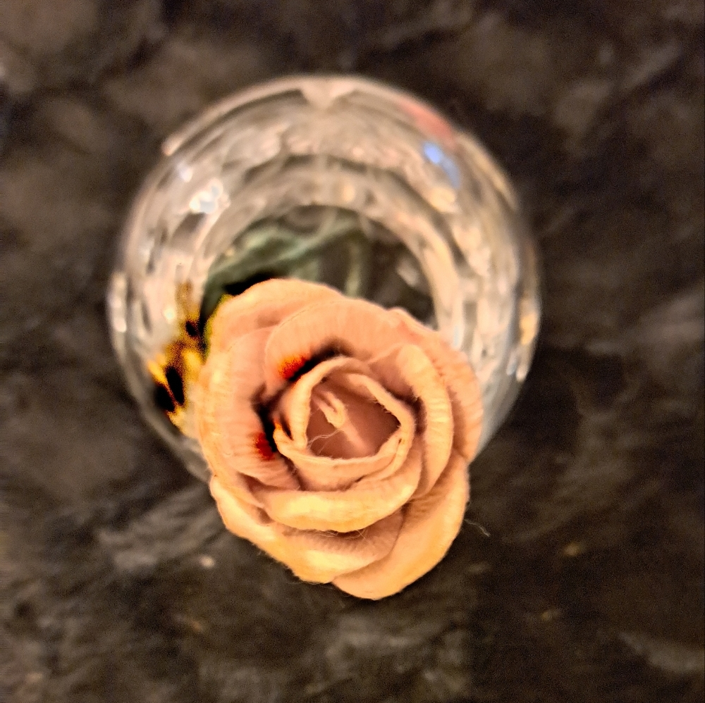 CRYSTAL ROUND BUD VASE OR ASTRAY
